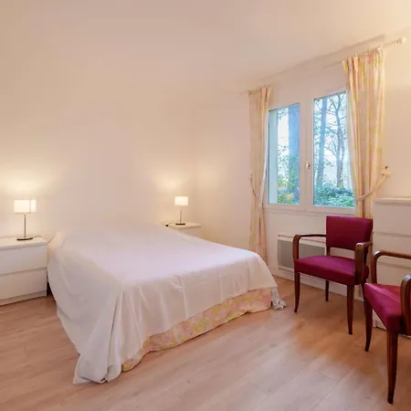 Golf De 6 Couchages. Classees 2 Etoiles Biscarrosse