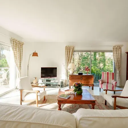 Golf De 6 Couchages. Classees 2 Etoiles